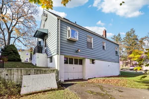 Bell St-S2111-041.jpg