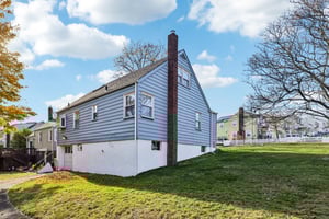 Bell St-S2111-042.jpg