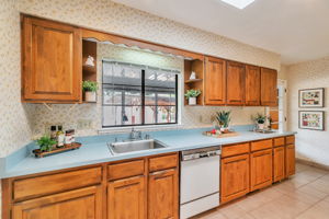Kitchen with lots of storage