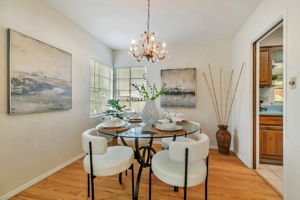 Dining area perfect for entertaining!