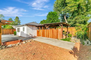 Sunny Area Perfect for your Veggi Garden