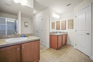 Bathroom 1 - 495A9615