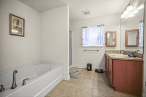 Bathroom 1 - 495A9617