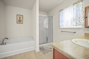 Bathroom 1 - 495A9621