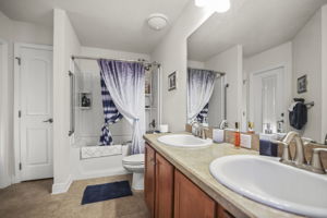 Bathroom 2 - 495A9666