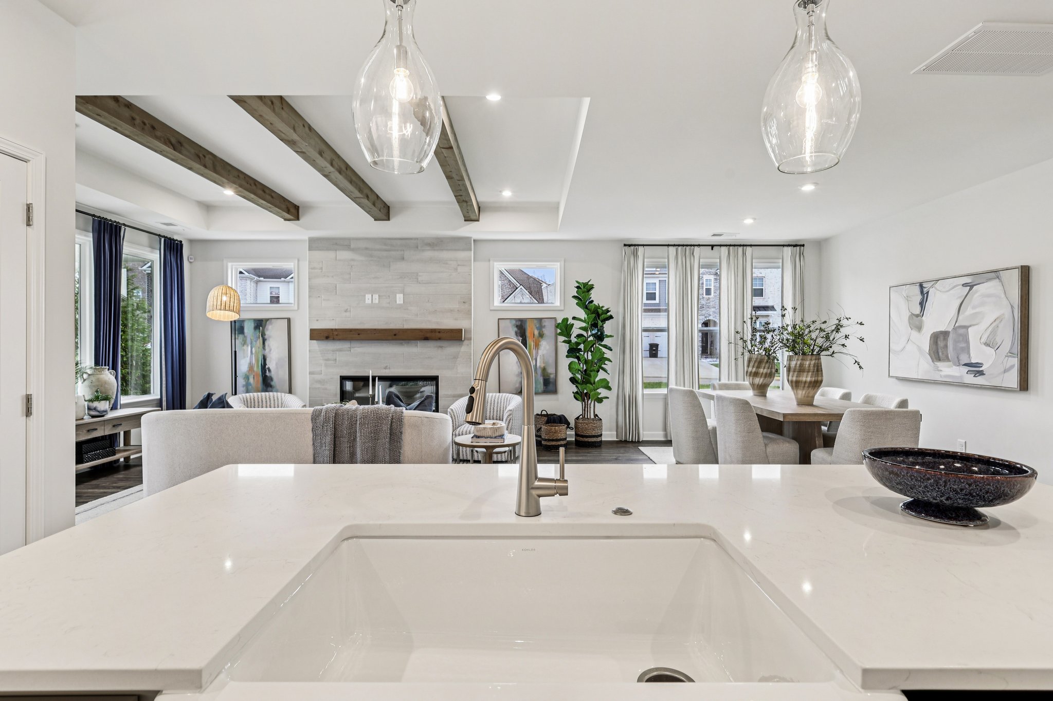 1900 Hildebrand Ln-S0212-020.jpg