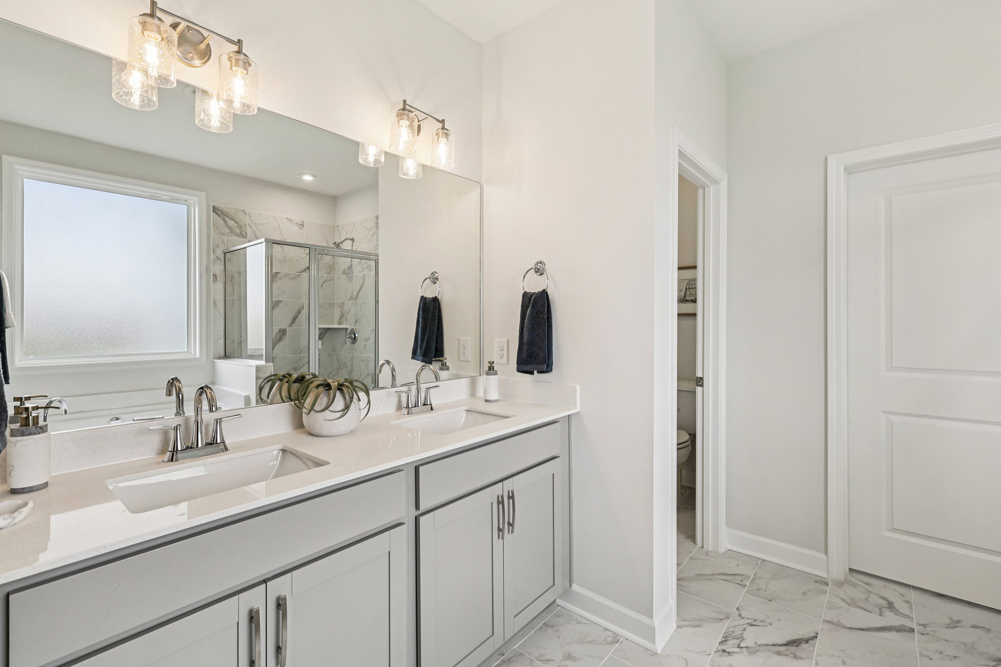 1900 Hildebrand Ln-S0212-037.jpg