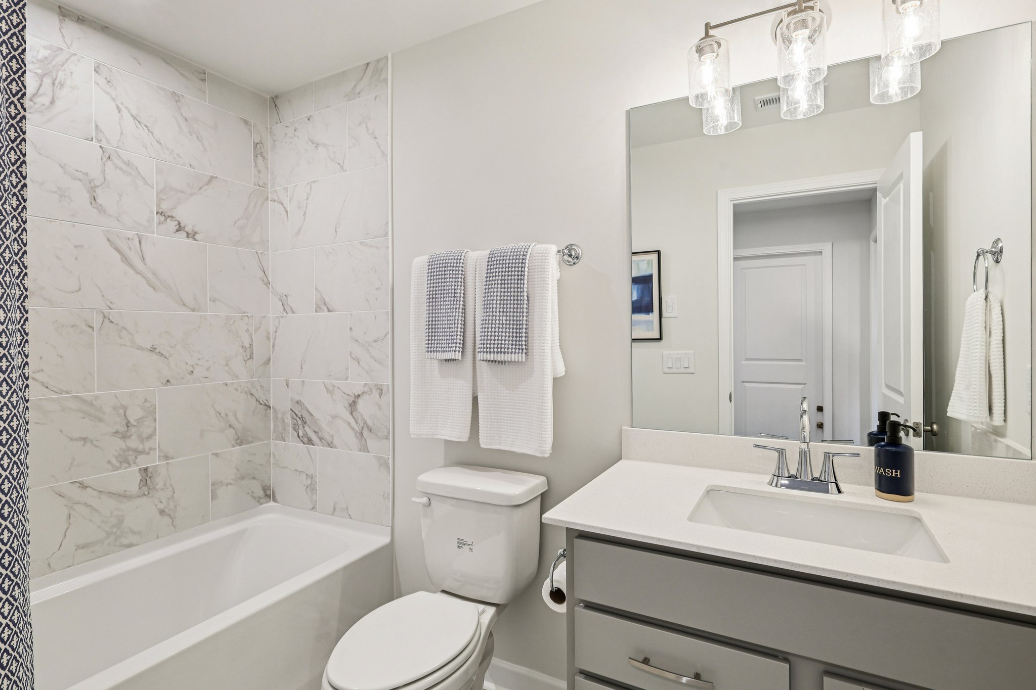 1900 Hildebrand Ln-S0212-056.jpg