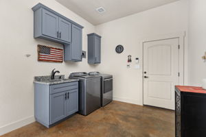  Photo 31