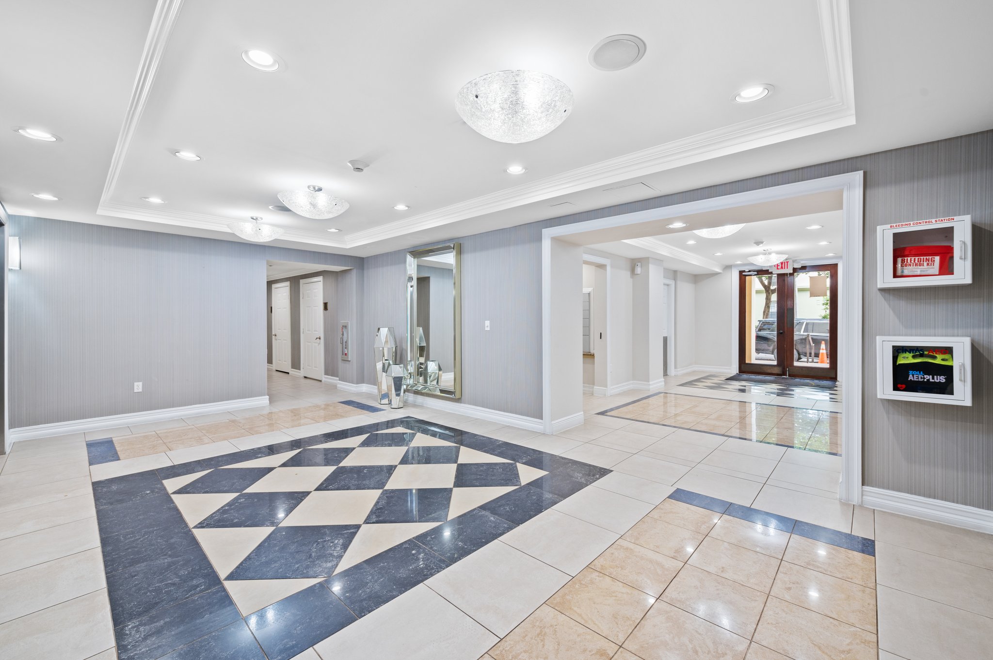 Main lobby at Van Buren St entrance.