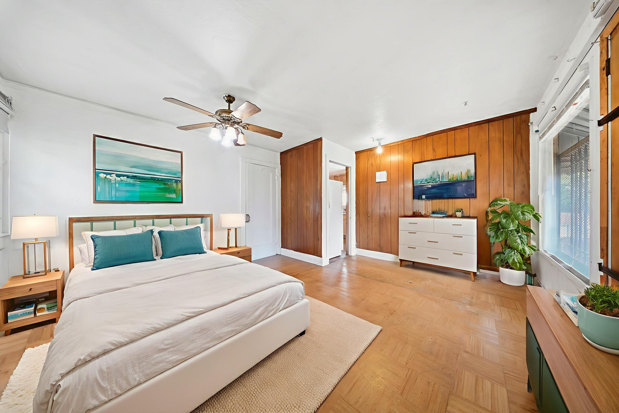 JBPHOTOHOMES20251031_0037 (2) virtually staged.jpeg