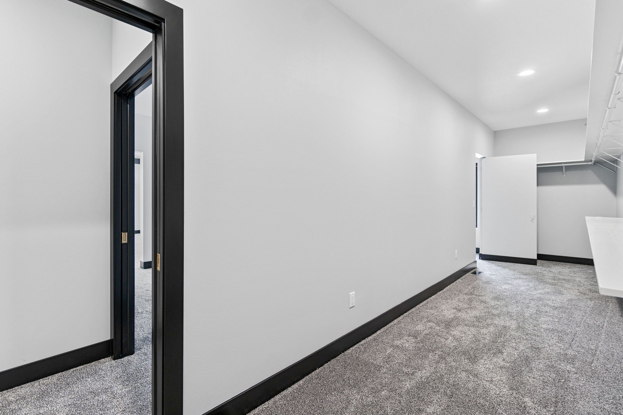 1901 Green Creek Rd, Cedar Falls, IA 50613, USA Photo 14