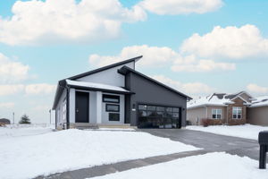 1901 Green Creek Rd, Cedar Falls, IA 50613, USA Photo 1