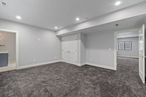 1901 Green Creek Rd, Cedar Falls, IA 50613, USA Photo 18