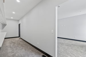 1901 Green Creek Rd, Cedar Falls, IA 50613, USA Photo 12