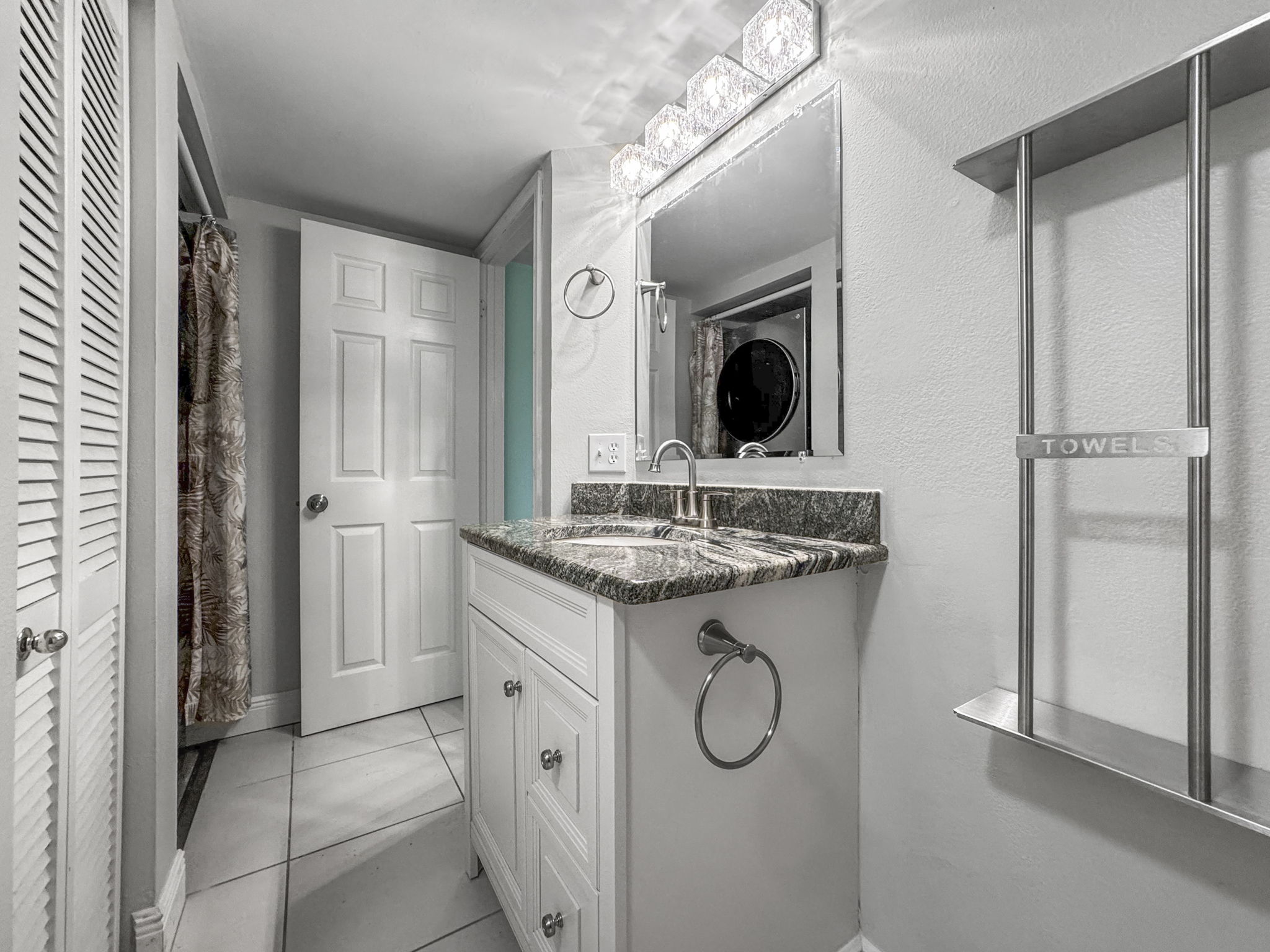 Bathroom 2 - IMG_7579