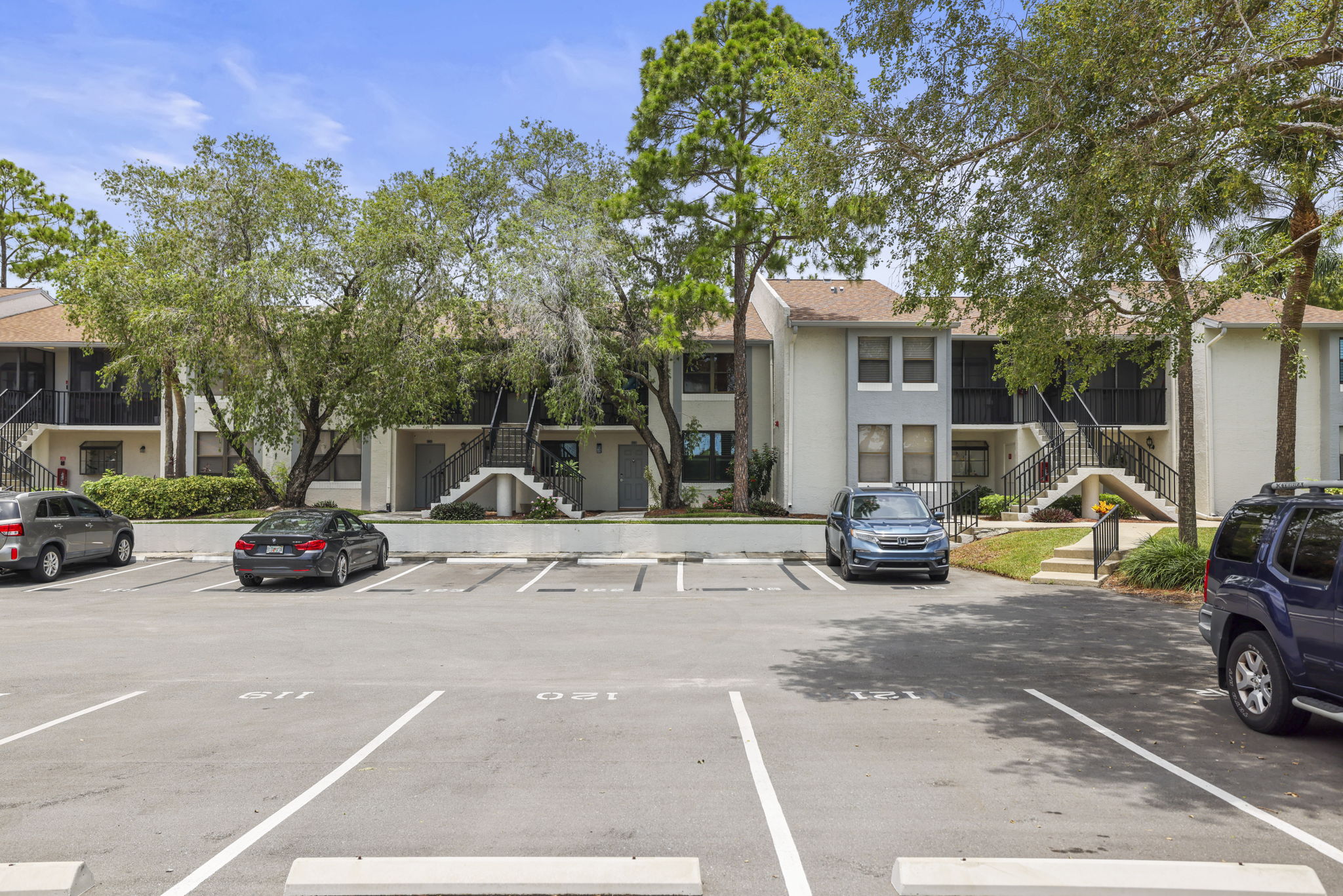 Front with Parking Spot - 495A0038