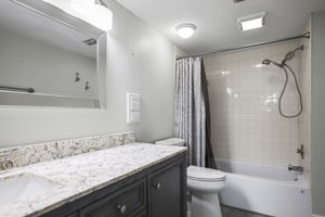 Bathroom 1 - 495A9960