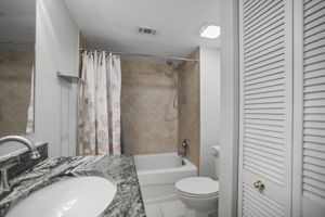 Bathroom 2 - 495A9964