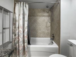 Bathroom 2 - IMG_7578