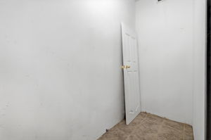  Photo 35