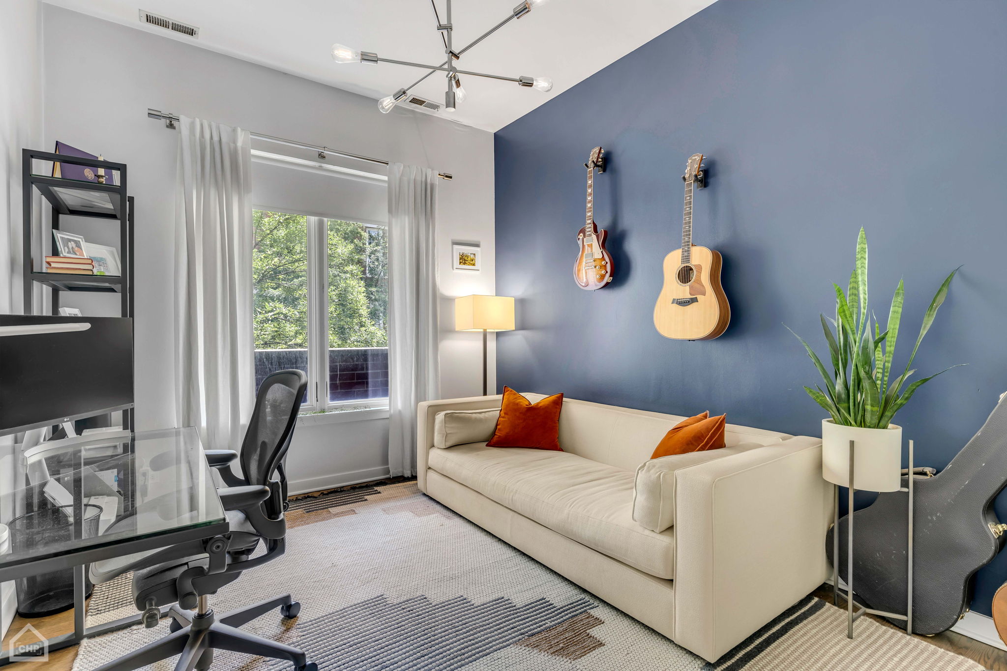 1901 W Division St 2S_009