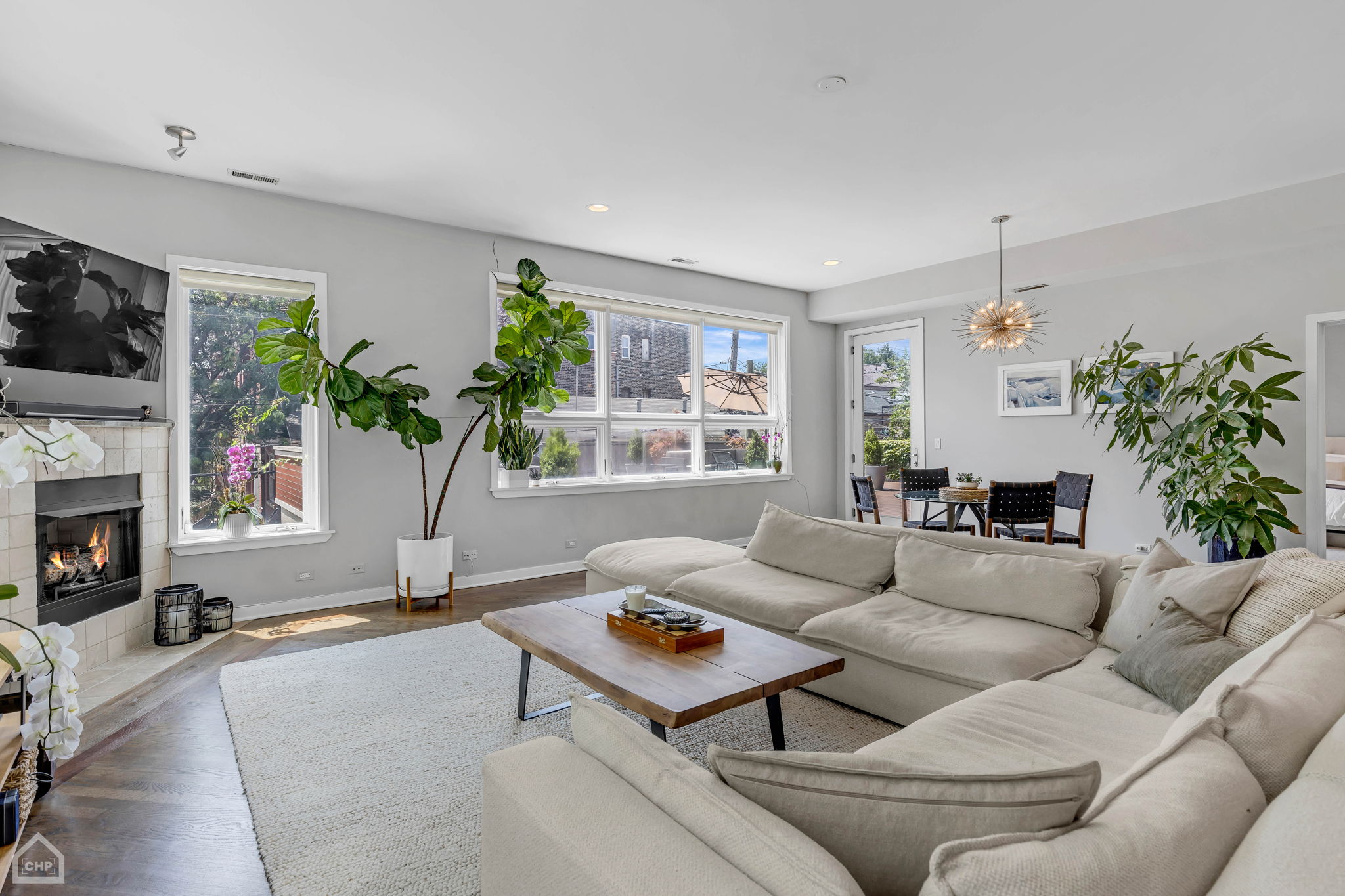 1901 W Division St 2S_017