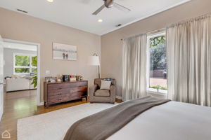 1901 W Division St 2S_011