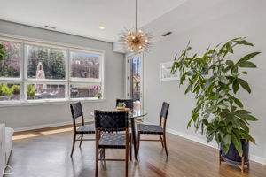 1901 W Division St 2S_013