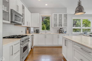 1901 W Division St 2S_015