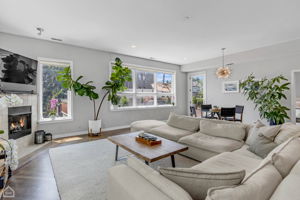 1901 W Division St 2S_017