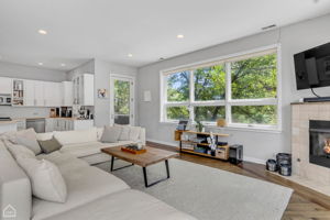 1901 W Division St 2S_018