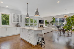 1901 W Division St 2S_021