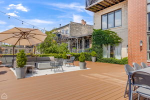 1901 W Division St 2S_022