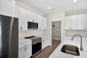 Kitchen 1 of 4