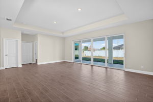 Living Room 3 of 5