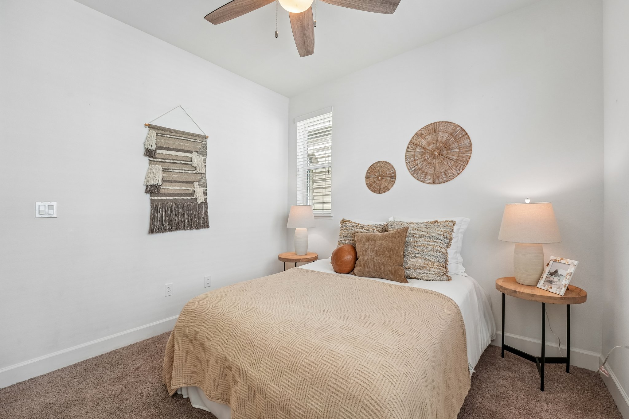 1902 Shasta Ln-S3108-054.jpg