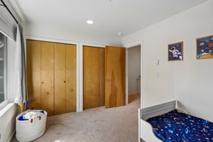 N Oakes St C-S0105-030.jpg