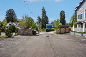 N Oakes St C-S0105-037.jpg