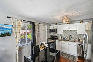 Anthony Ave-S3009-014.jpg