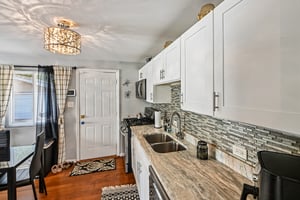 Anthony Ave-S3009-018.jpg