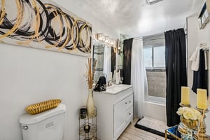 Anthony Ave-S3009-027.jpg