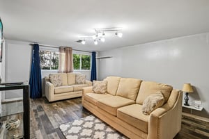 Anthony Ave-S3009-029.jpg
