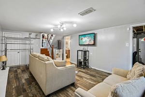 Anthony Ave-S3009-031.jpg
