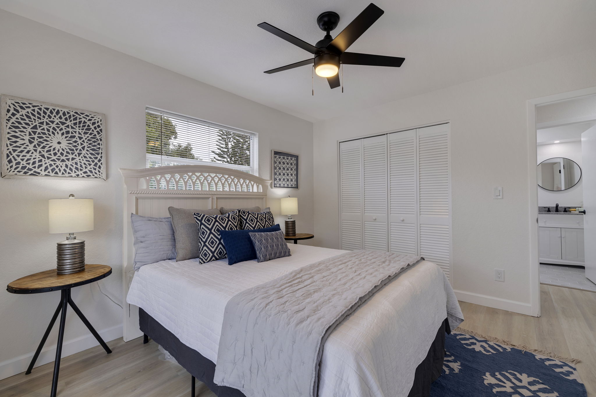 AB3_1904 Rainbow Dr-26