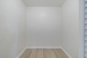 AB3_1904 Rainbow Dr-23