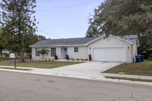 AB3_1904 Rainbow Dr-3