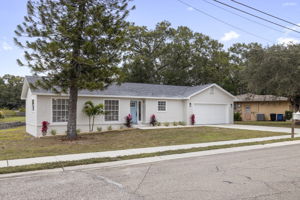 AB3_1904 Rainbow Dr-1