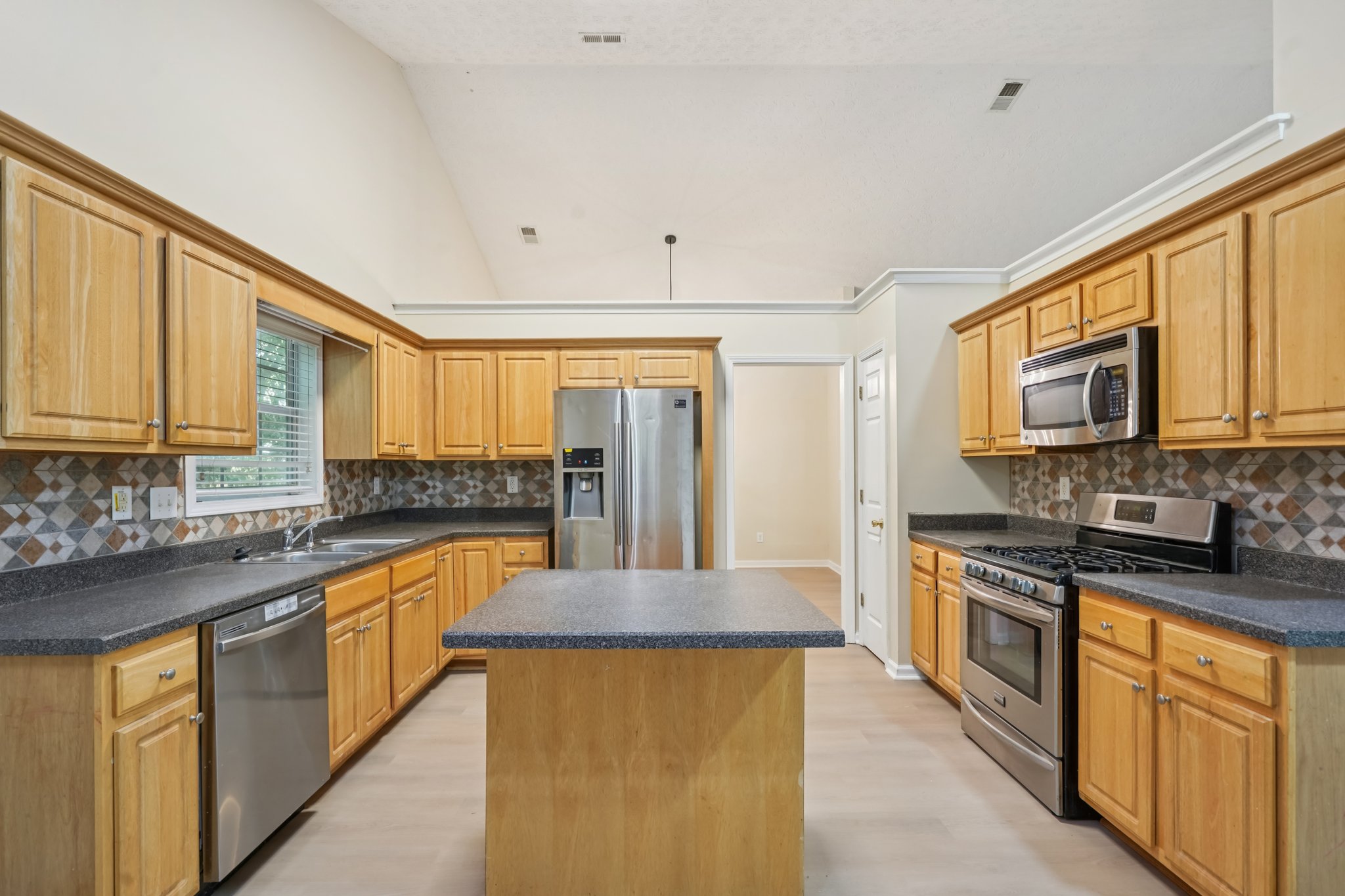 Cedar Walk Ln-S1010-011.jpg