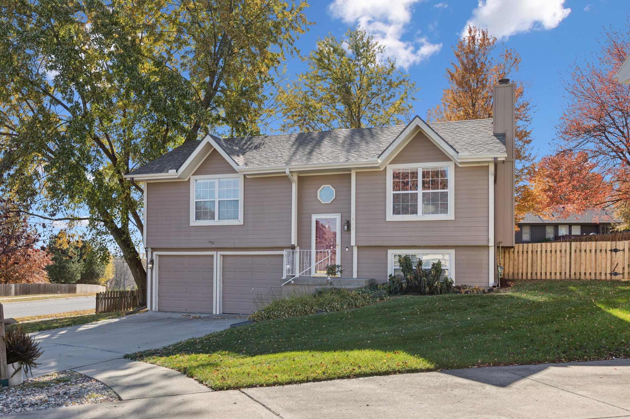 7446 - 1905 Claywoods Pkwy_003.jpg